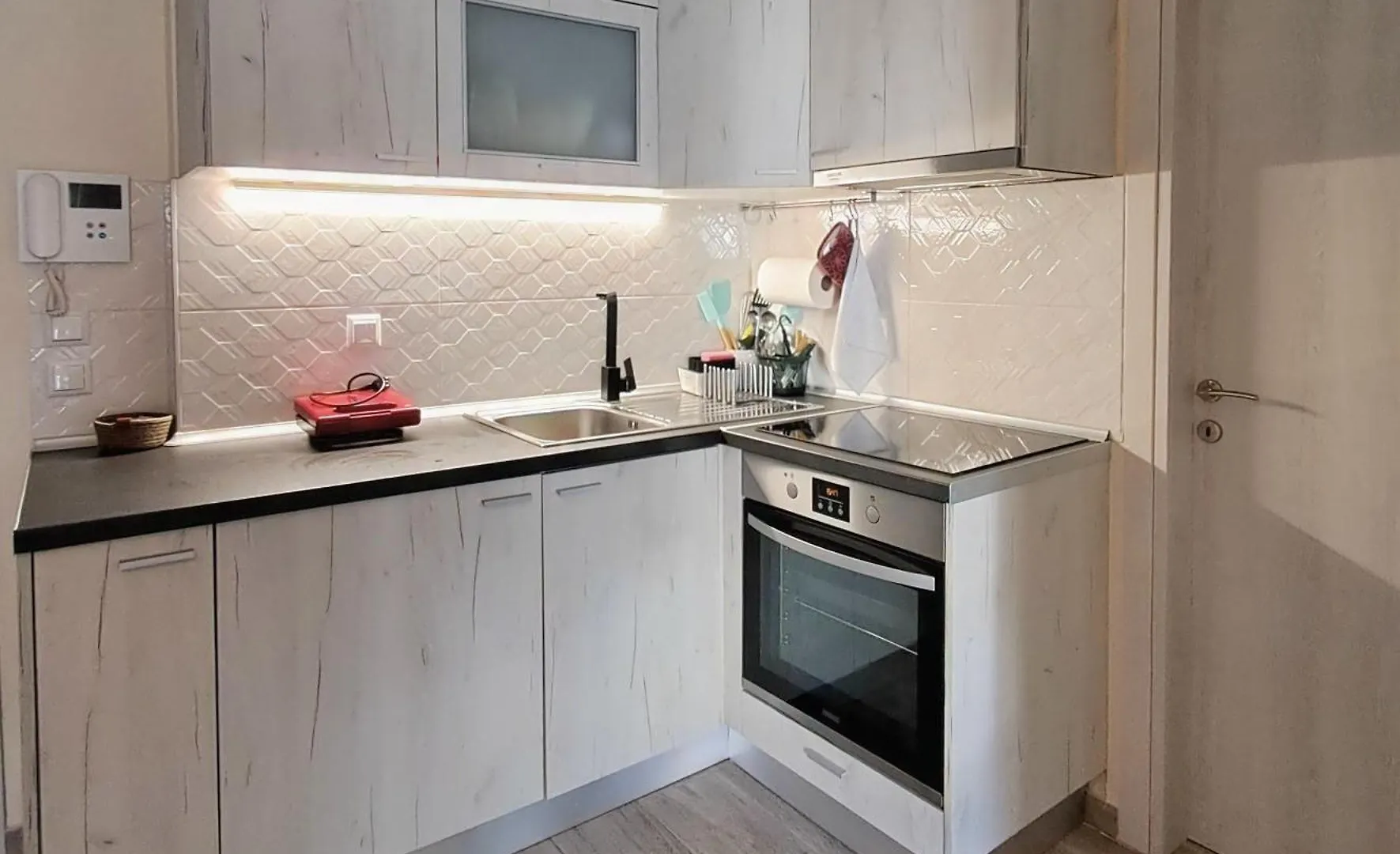 Cozy & Stylish Eastside Apt. Thessaloniki Apartment